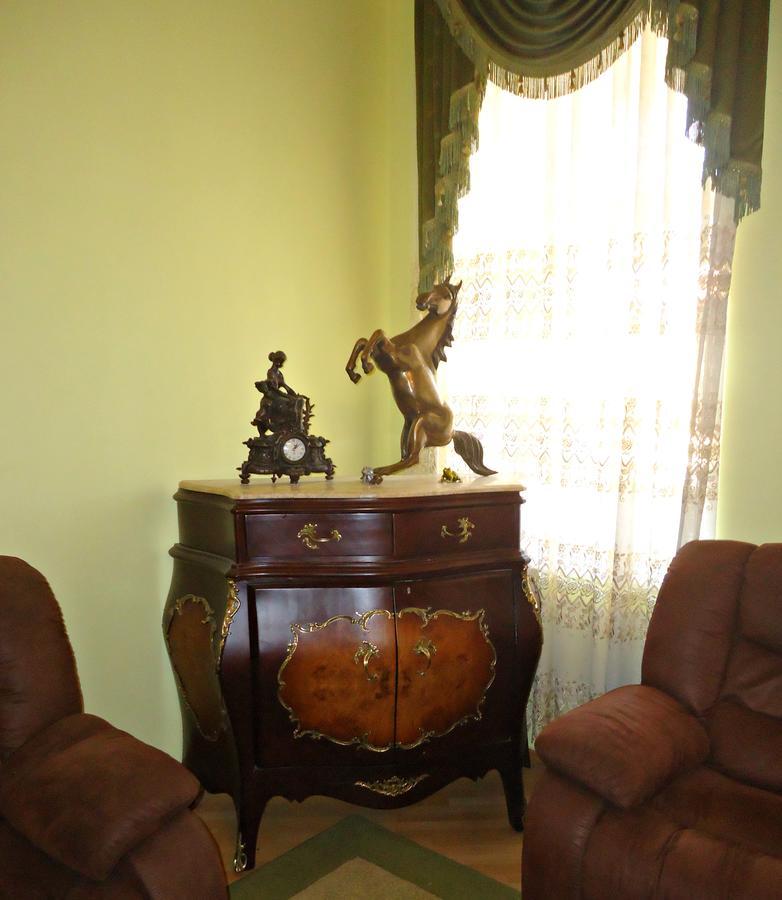 Albatros Bed & Breakfast Tbilisi Exterior photo